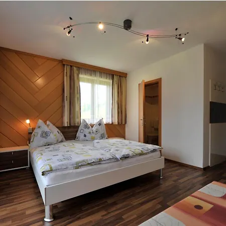 Bio-bauernhof Reitmayrgut Apartman Goldegg